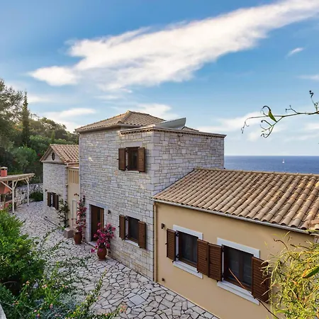 Ionia With Pool And Sea View Gaios