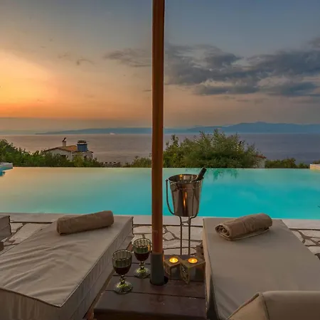 Ionia With Pool And Sea View ヴィラ
