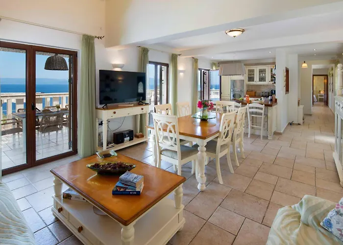 Ionia With Pool And Sea View Villa *
