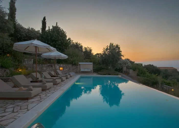 Ionia With Pool And Sea View Villa *