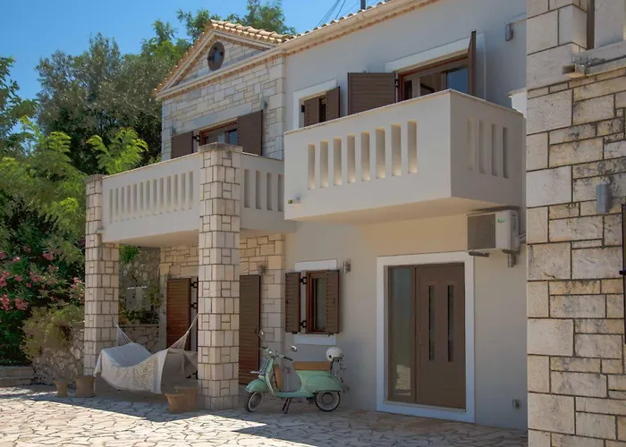 Ionia With Pool And Sea View Villa *