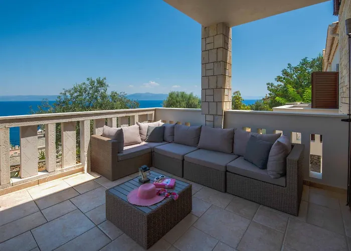 Ionia With Pool And Sea View Villa *