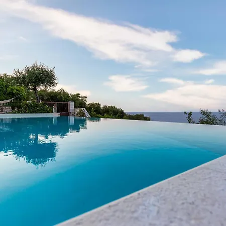 Ionia With Pool And Sea View Villa *