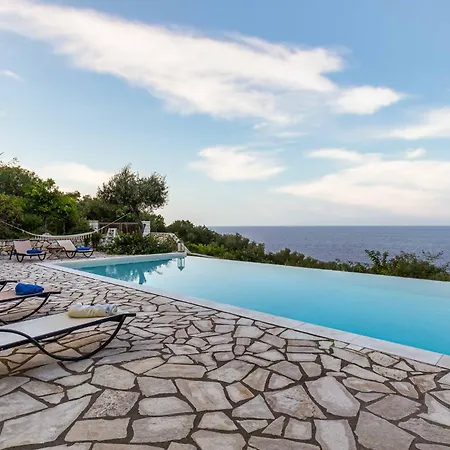 Ionia With Pool And Sea View Villa *