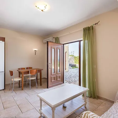 Ionia With Pool And Sea View Gaios